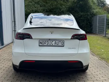 TESLA Model Y Performance AWD  AHK