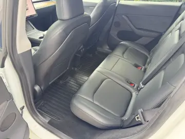 TESLA Model Y Performance AWD  AHK