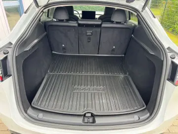 TESLA Model Y Performance AWD  AHK