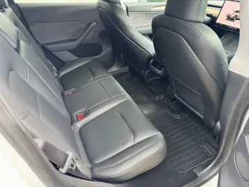 TESLA Model Y Performance AWD  AHK