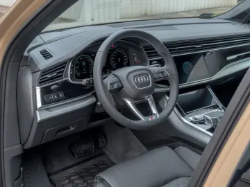 AUDI Q7 60 TFSIe SLINE.MATRIX.PANO.LUFTF.HUD.AHK.2STÜ