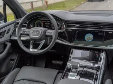 AUDI Q7 60 TFSIe SLINE.MATRIX.PANO.LUFTF.HUD.AHK.2STÜ