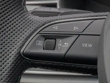 AUDI Q7 60 TFSIe SLINE.MATRIX.PANO.LUFTF.HUD.AHK.2STÜ