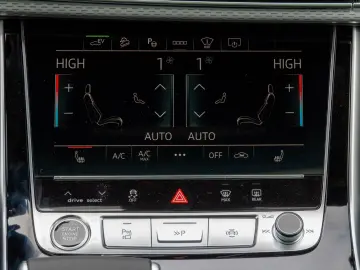 AUDI Q7 60 TFSIe SLINE.MATRIX.PANO.LUFTF.HUD.AHK.2STÜ