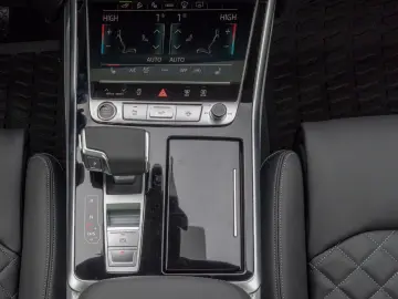 AUDI Q7 60 TFSIe SLINE.MATRIX.PANO.LUFTF.HUD.AHK.2STÜ