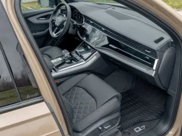 AUDI Q7 60 TFSIe SLINE.MATRIX.PANO.LUFTF.HUD.AHK.2STÜ
