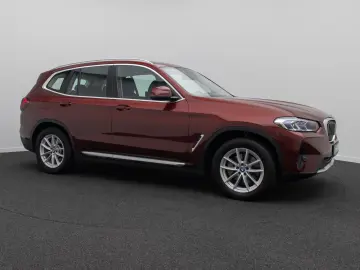BMW X3 xD30e Laser Kamera HUD DAB HiFi AHK Komfort