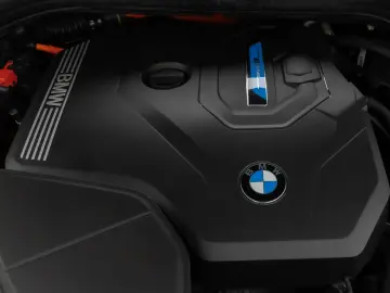 BMW X3 xD30e Laser Kamera HUD DAB HiFi AHK Komfort