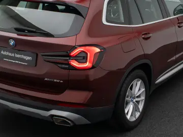BMW X3 xD30e Laser Kamera HUD DAB HiFi AHK Komfort