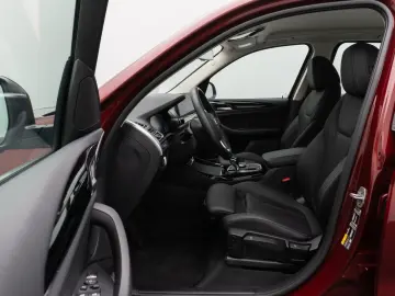 BMW X3 xD30e Laser Kamera HUD DAB HiFi AHK Komfort