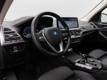 BMW X3 xD30e Laser Kamera HUD DAB HiFi AHK Komfort