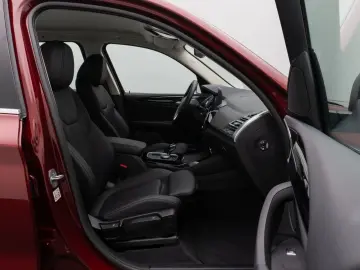 BMW X3 xD30e Laser Kamera HUD DAB HiFi AHK Komfort