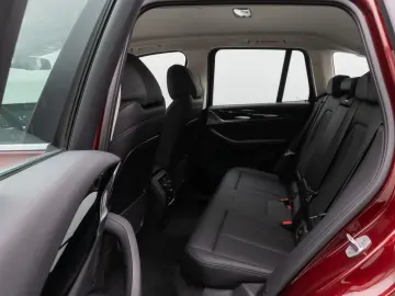 BMW X3 xD30e Laser Kamera HUD DAB HiFi AHK Komfort