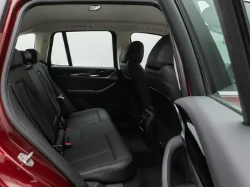 BMW X3 xD30e Laser Kamera HUD DAB HiFi AHK Komfort