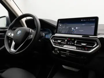BMW X3 xD30e Laser Kamera HUD DAB HiFi AHK Komfort
