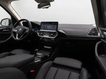 BMW X3 xD30e Laser Kamera HUD DAB HiFi AHK Komfort
