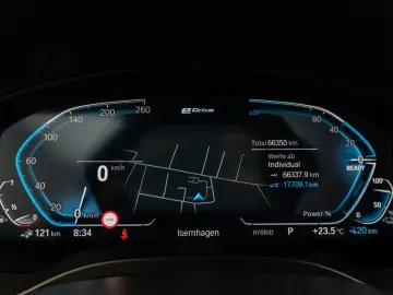 BMW X3 xD30e Laser Kamera HUD DAB HiFi AHK Komfort