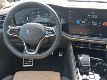 VW Touareg 3.0 TDI 4 Motion R-Line Black Style eUPE