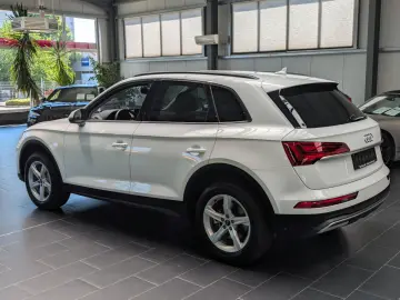 AUDI Q5 40 TFSI quattro S tronic 1.Hand