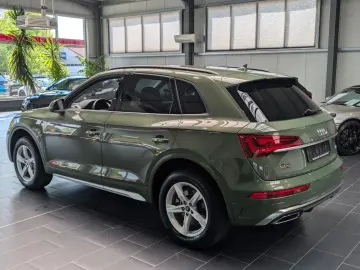 AUDI Q5 40 TDI quattro S tronic S line 1.Hand