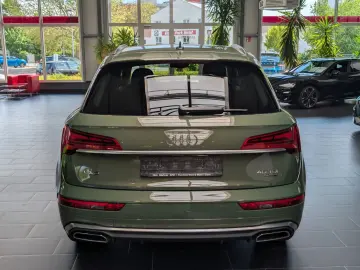 AUDI Q5 40 TDI quattro S tronic S line 1.Hand