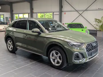 AUDI Q5 40 TDI quattro S tronic S line 1.Hand
