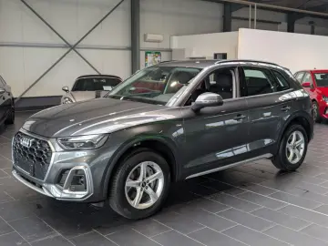 AUDI Q5 40 TDI quattro S tronic S line 1.Hand