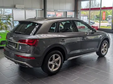 AUDI Q5 40 TDI quattro S tronic S line 1.Hand