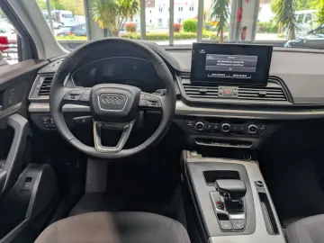 AUDI Q5 40 TDI quattro S tronic S line 1.Hand