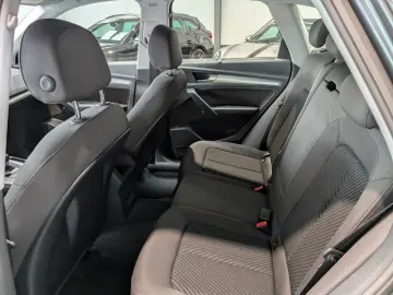 AUDI Q5 40 TDI quattro S tronic S line 1.Hand