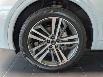AUDI Q5 40 TDI Sportback quattro S line 8-fach