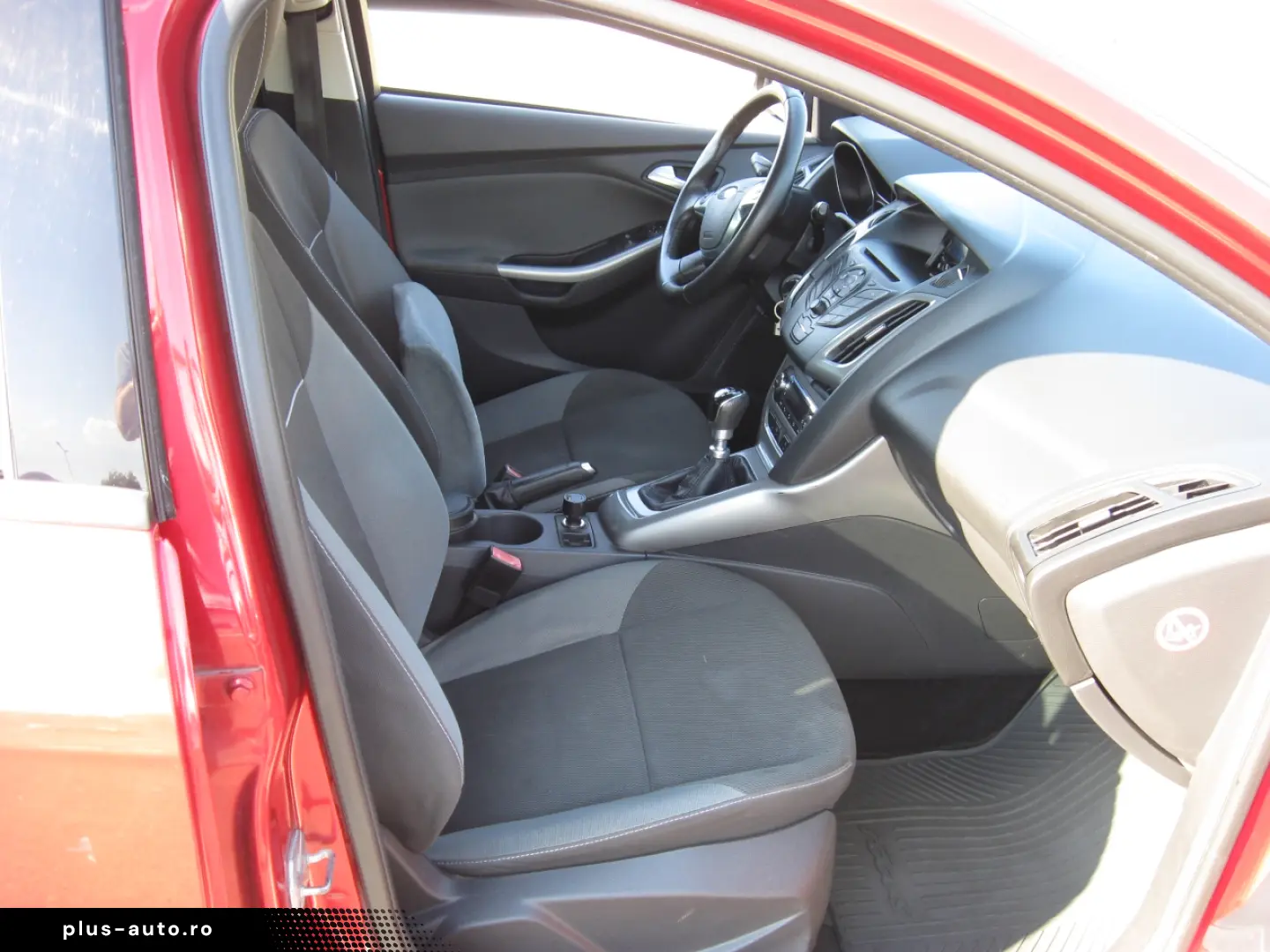 Ford Focus 2012 benzina 125 cai  mauala  RO unic proprietar