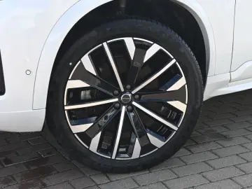 VOLVO XC90 T8 AWD Plus Dark PANO 360  HuD H&K ACC