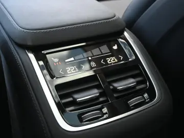 VOLVO XC90 T8 AWD Plus Dark PANO 360  HuD H&K ACC