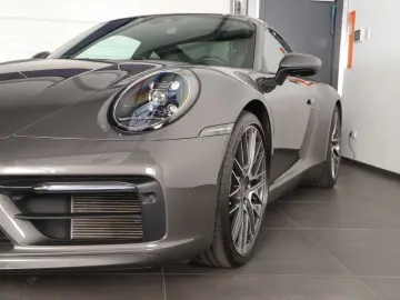PORSCHE 992 Carrera 4 APPROVED SCHECKHEFT TOPPP