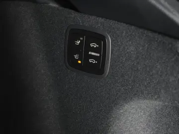 PORSCHE Macan GTS PDK LUFT AHK STAND SOUND SPUR 360GRAD