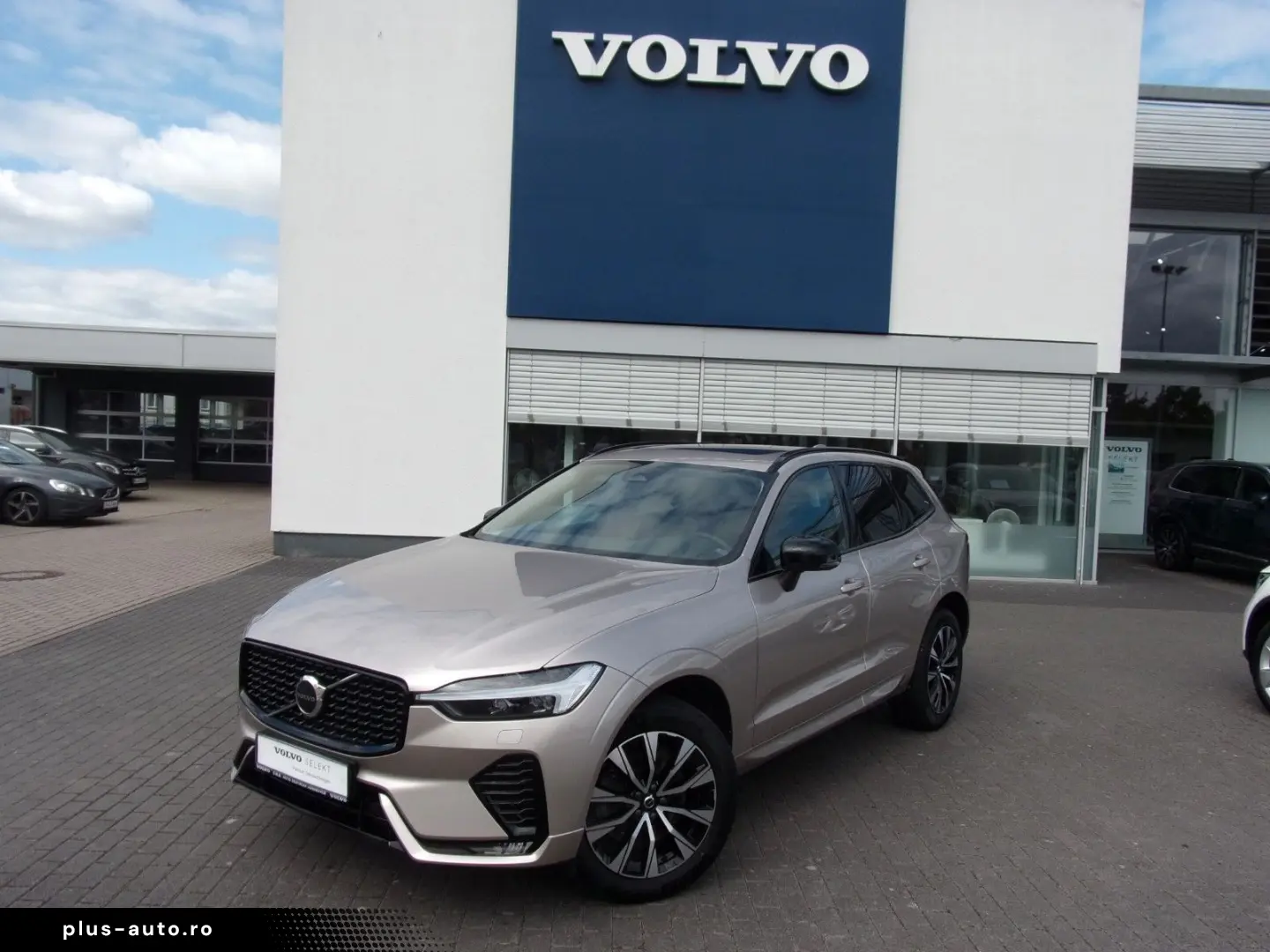 VOLVO XC60 B4 Plus Dark 2WD