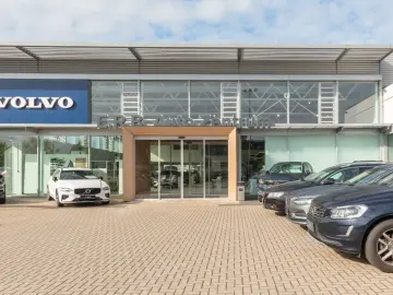 VOLVO XC60 B4 Plus Dark 2WD