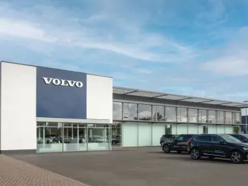 VOLVO XC60 B4 Plus Dark 2WD