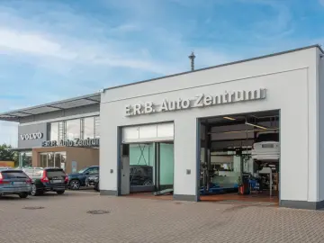 VOLVO XC60 B4 Plus Dark 2WD