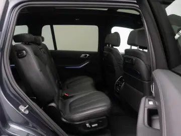 BMW X7 xD40d MSport NightVis 360 Laser SkyLounge 22