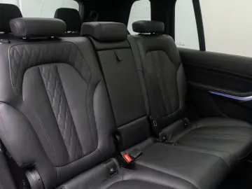 BMW X7 xD40d MSport NightVis 360 Laser SkyLounge 22