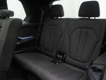 BMW X7 xD40d MSport NightVis 360 Laser SkyLounge 22