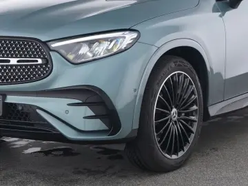 MERCEDES-BENZ GLC 300 d 4M AMG Advan.Plus AHK Pano NIGHT 20