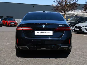 BMW 540d xDrive M-Sport Pano 360-Camera Bowers&Wilkins HUD