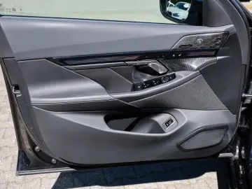 BMW 540d xDrive M-Sport Pano 360-Camera Bowers&Wilkins HUD