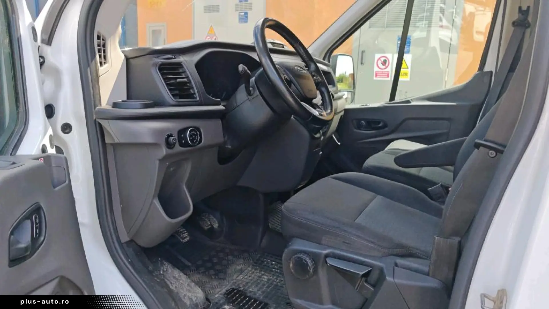 Ford Transit 350 2.0 EcoBlue 130 CP L3H3 Kombi FWD Trend