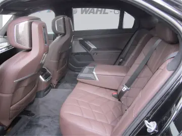 BMW 740d xDrive M SPORT PRO SKY LOUNGE ICONIC GLOW A
