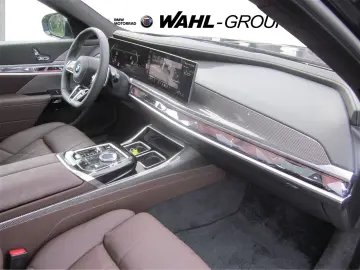 BMW 740d xDrive M SPORT PRO SKY LOUNGE ICONIC GLOW A