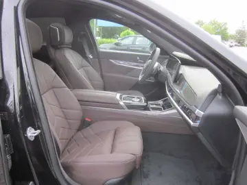 BMW 740d xDrive M SPORT PRO SKY LOUNGE ICONIC GLOW A